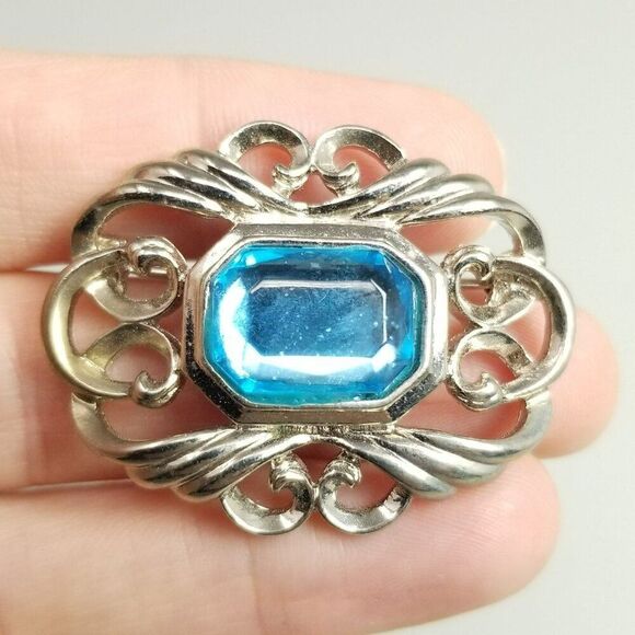 Vintage Blue and Silver Tone Swirl Design Brooch, Fancy Lapel Pin, Estate - Picture 6 of 7